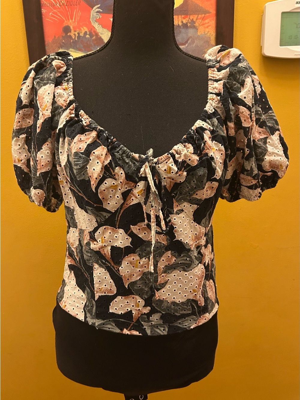 Express Black Floral Eyelet Puff Sleeve Bodysuit Size M (fits like a Small)